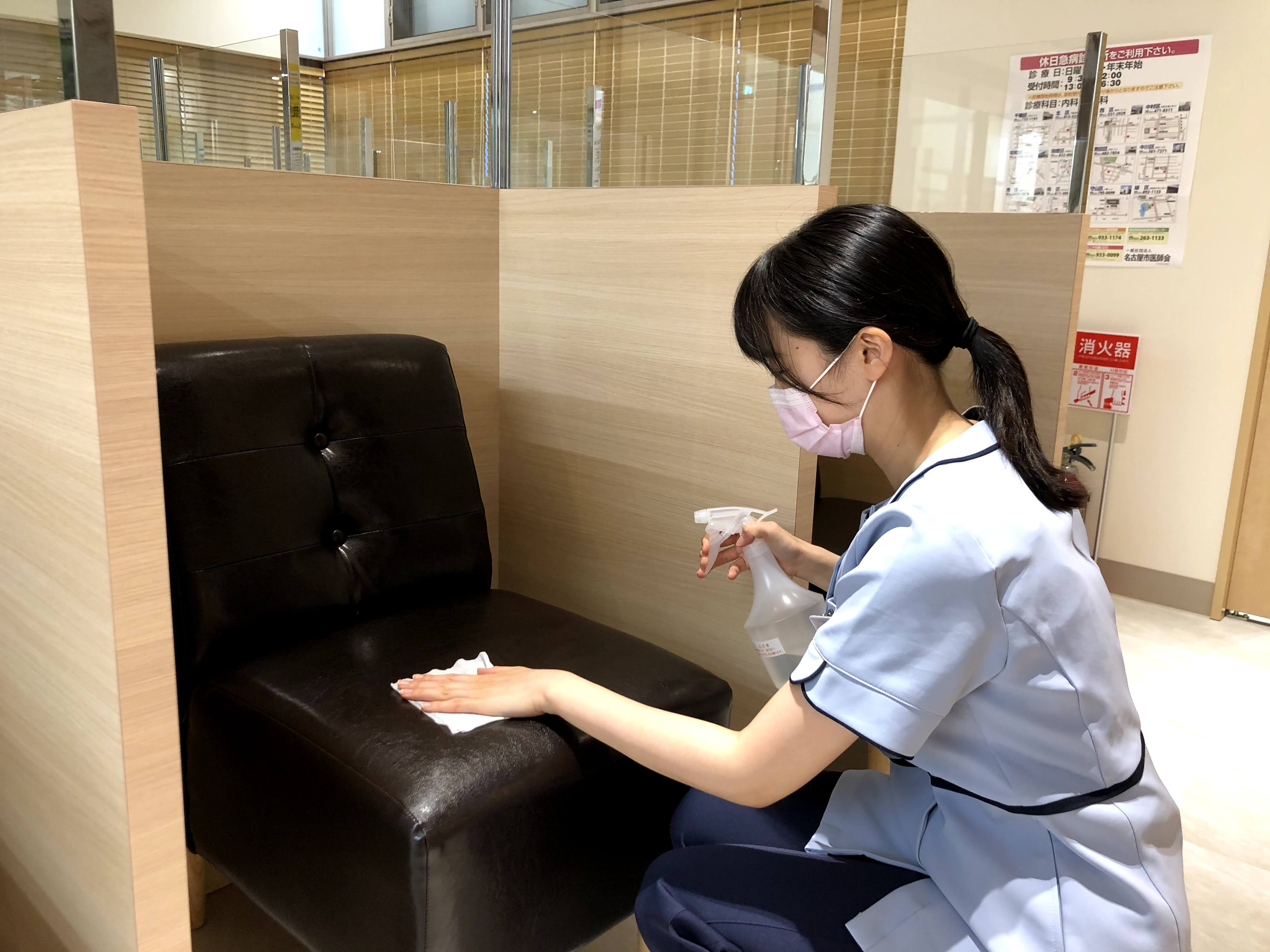 消毒する様子